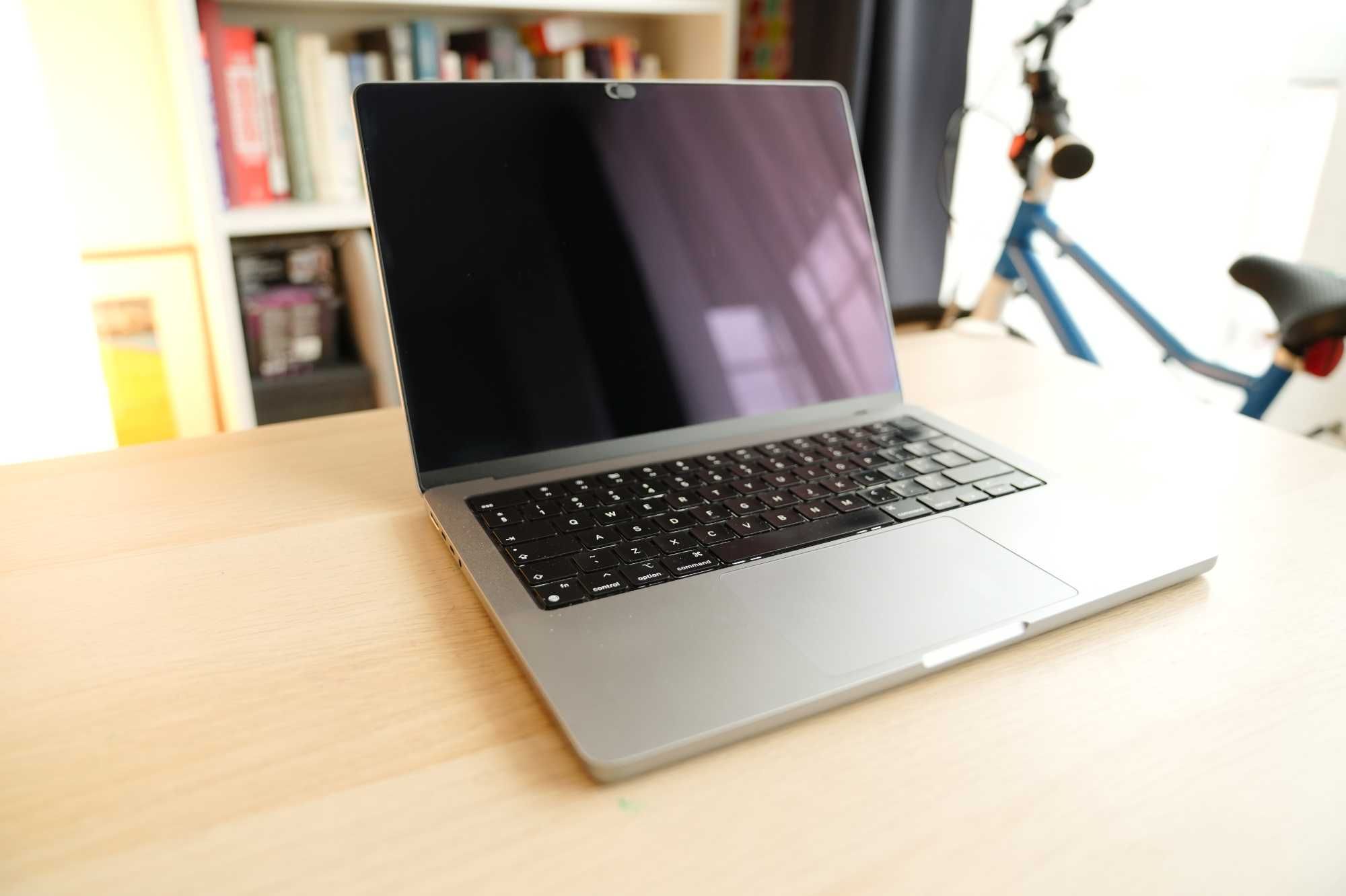 КАТО НОВ: MacBook Pro 14", M1 Pro, 10-CPU, 16-GPU, 16GB RAM, 1TB SSD
