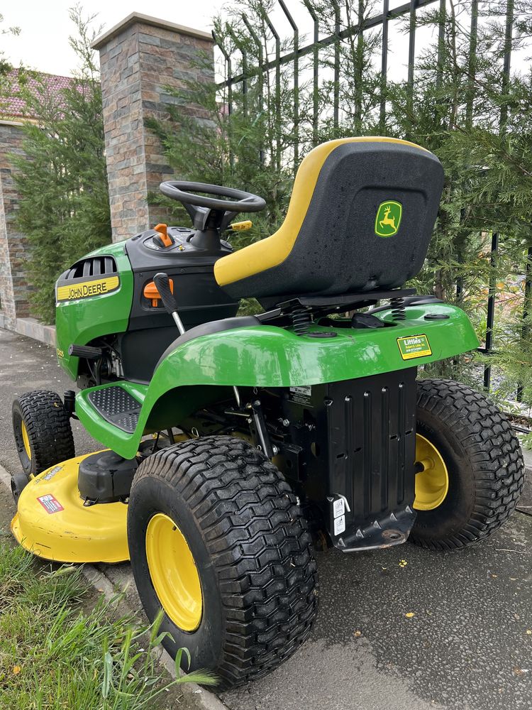 Tractoras de tuns iarba John deere American Funyirotraktor