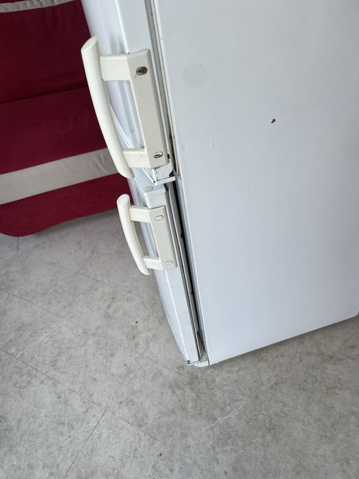 Frigider electrolux