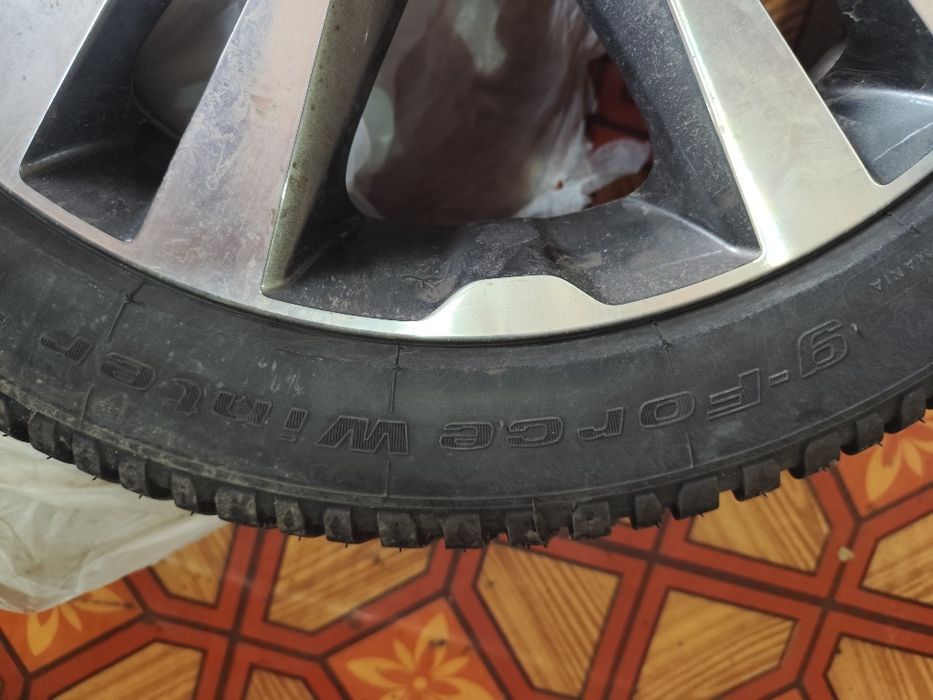 Продам диски с резиной на 17