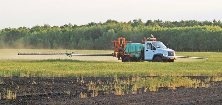 Опрыскиватель AVAGRO прицепной