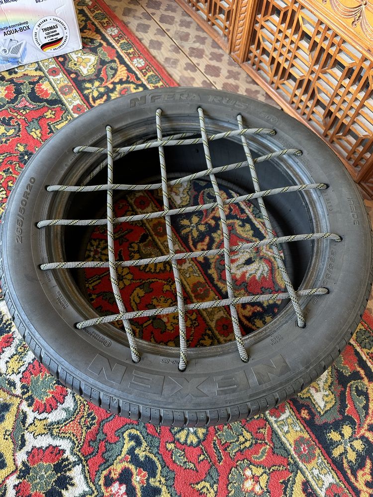 Уникальная скамейка ручной работы из автошины – стиль и экология!