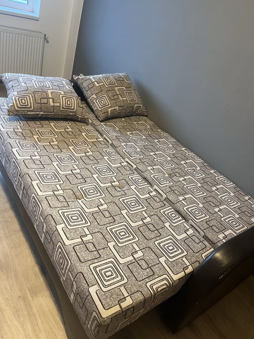 Vând 2 canapele extensibile