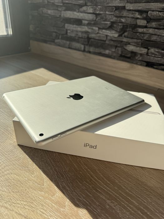 ipad 9th gen, 10’2 (2020)