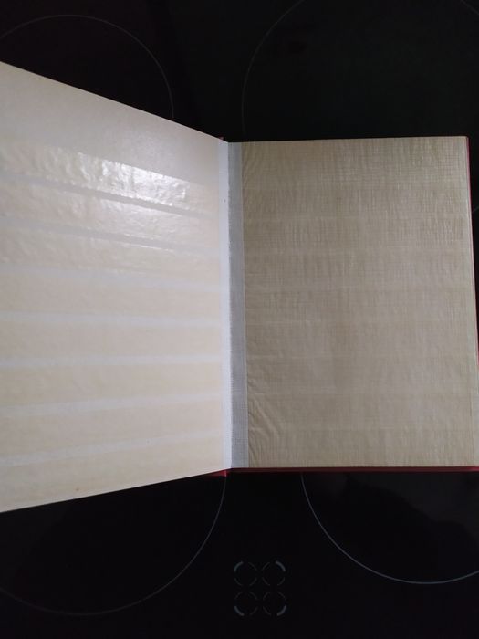 Класьор за марки, нов!