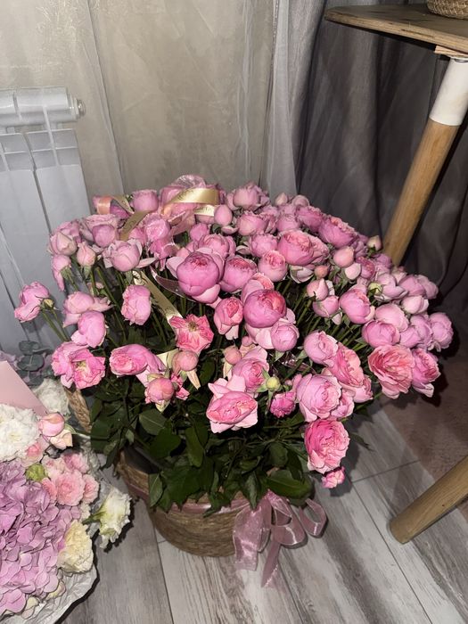 Продам цветы в корзине