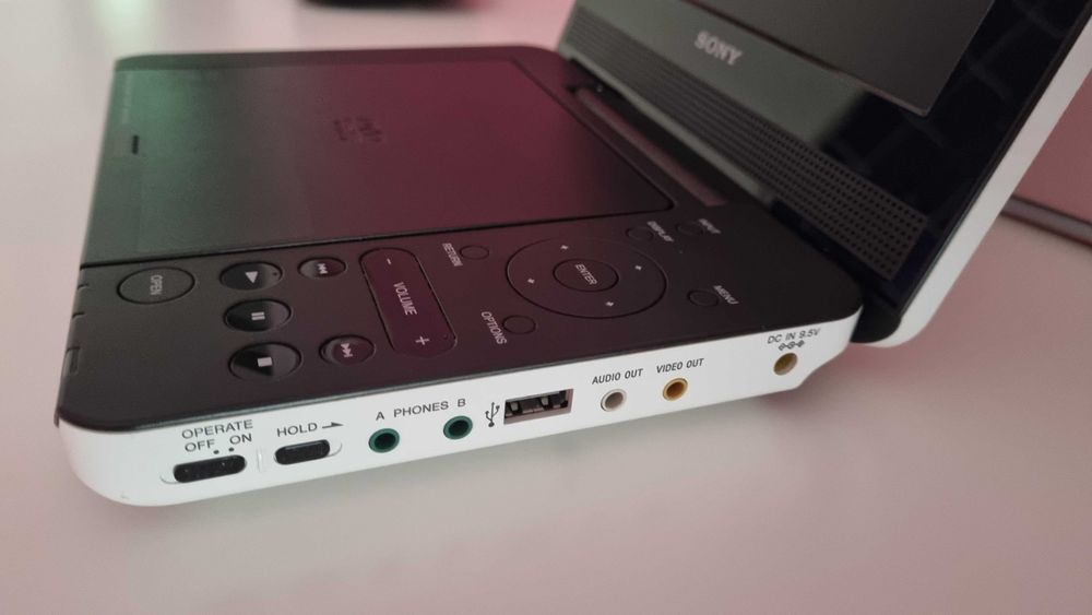 Sony portable dvd /cd/mp3 player