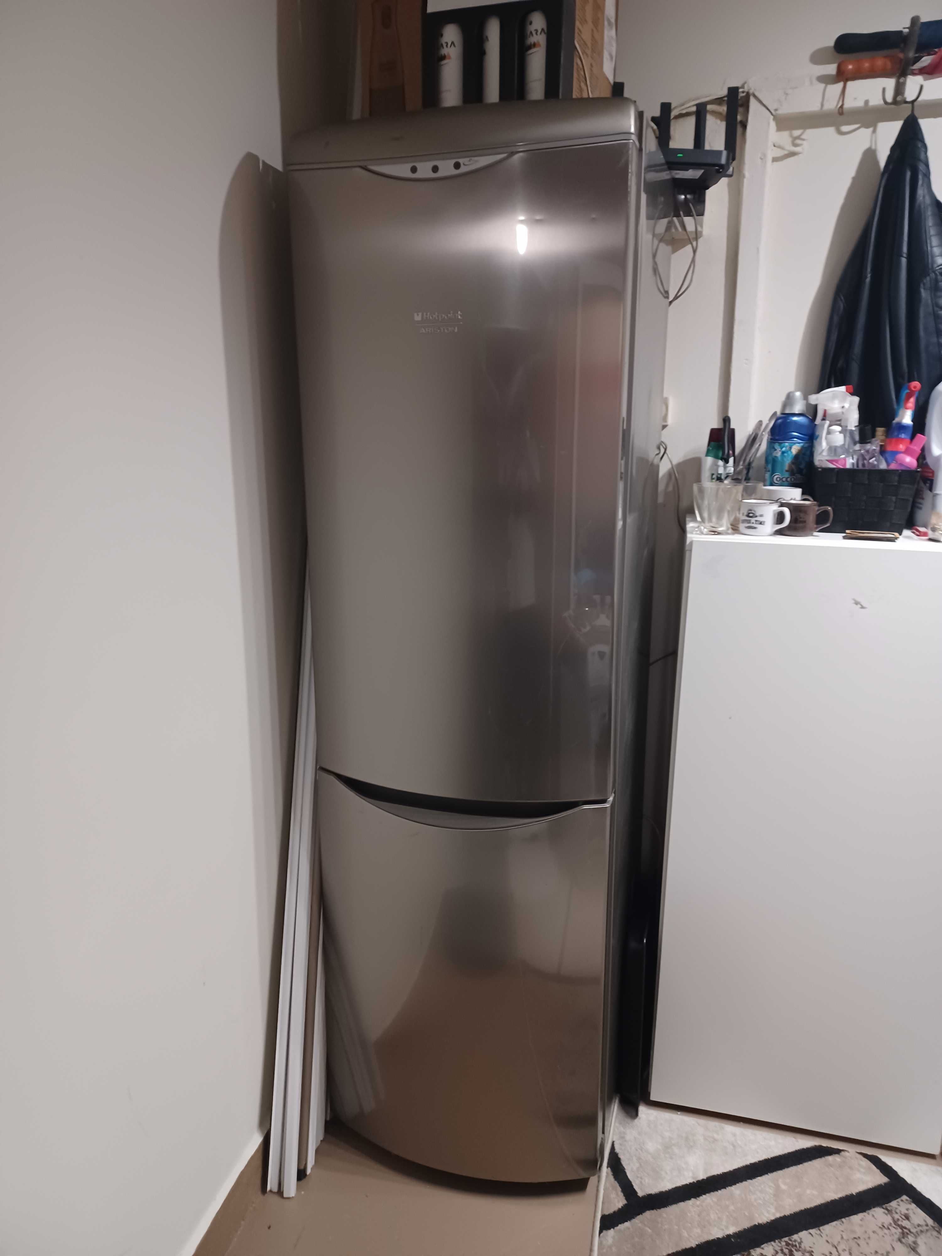 Хладилник с Фризер Ariston A+ 201cm