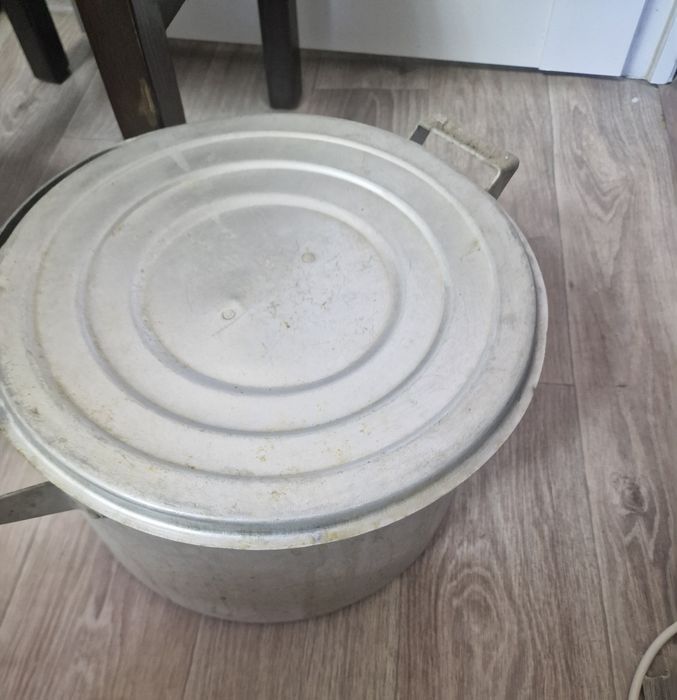 Кастрюля большая