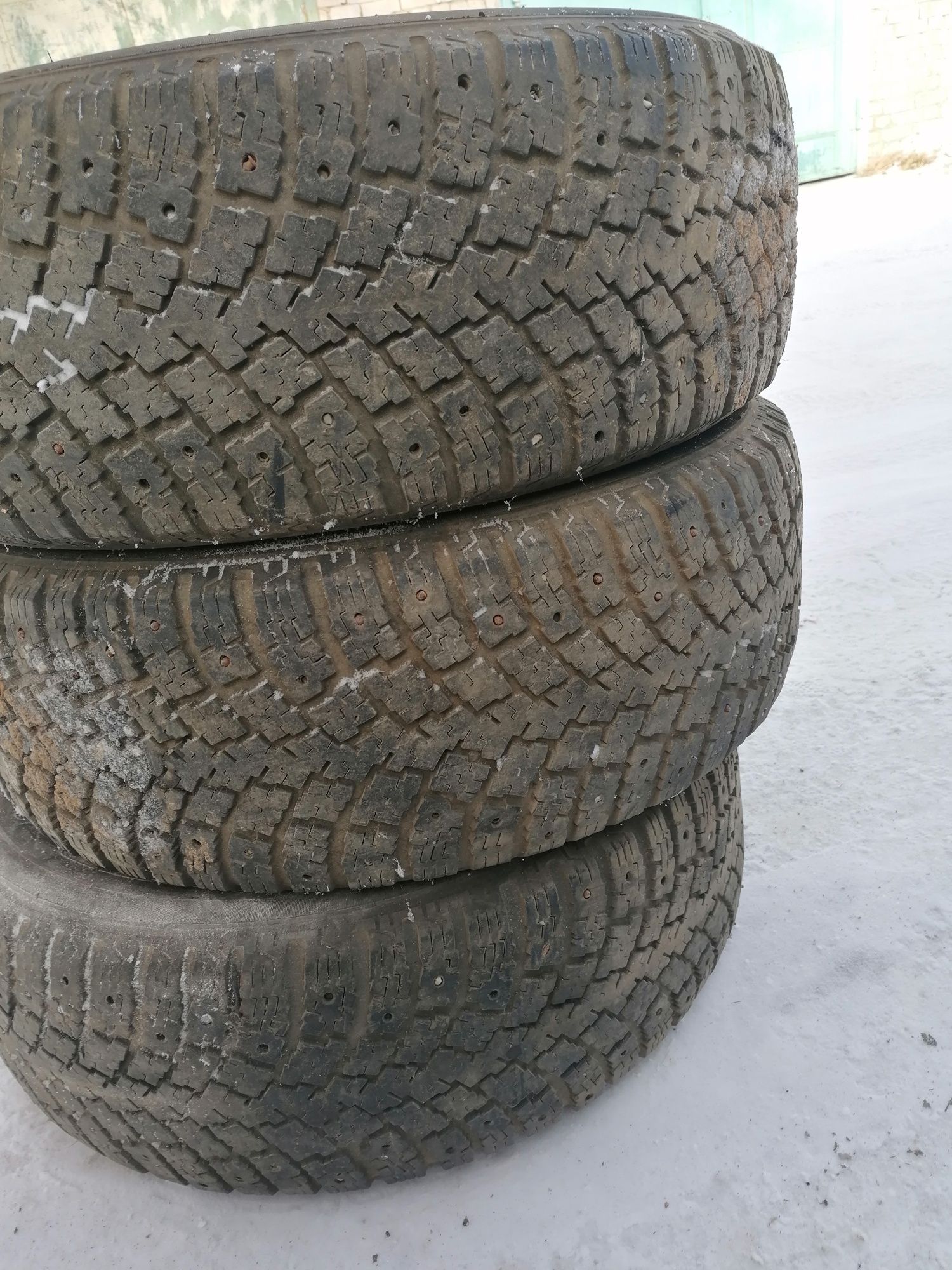 Продам шины 265х70х16 Nokian  Hakkapelitta