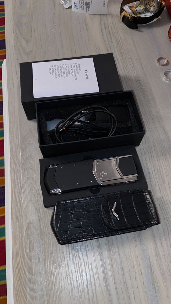 Vertu Signature