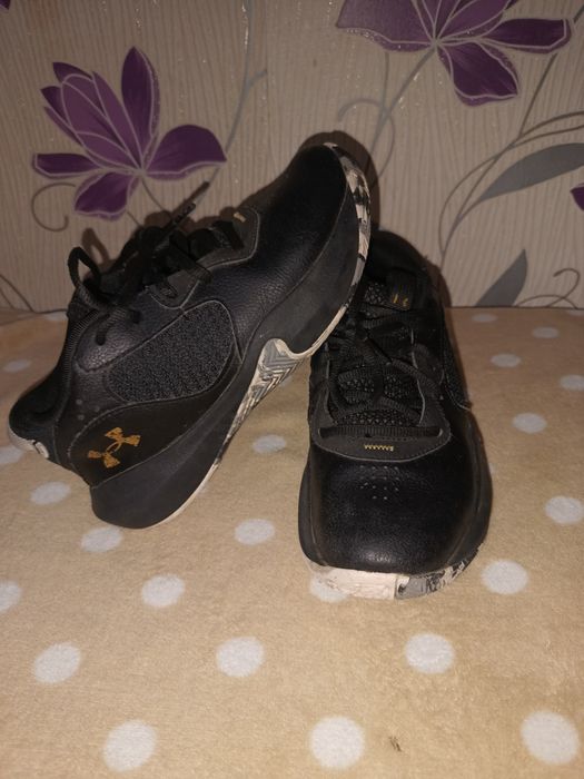 Adidași UnderArmour,pt copii