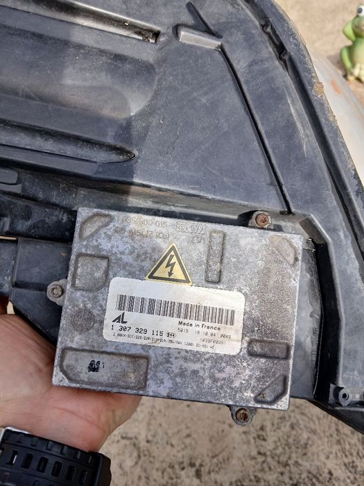 Far audi a4b7  bixenon