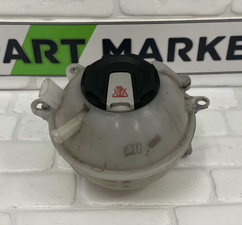 Казанче антифриз AUDI Q5 / SQ5 80A121405AA