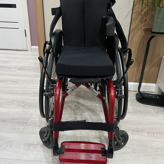 Инвалидная коляска  фирмы ottoboc