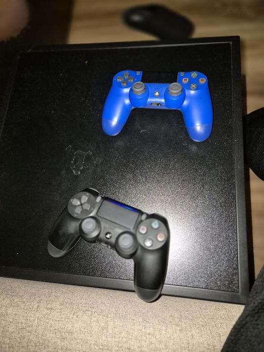 Playstation 4 slim 1 TB