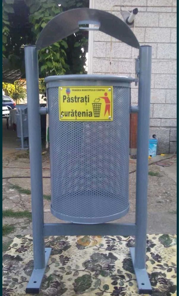 Cos de gunoi.