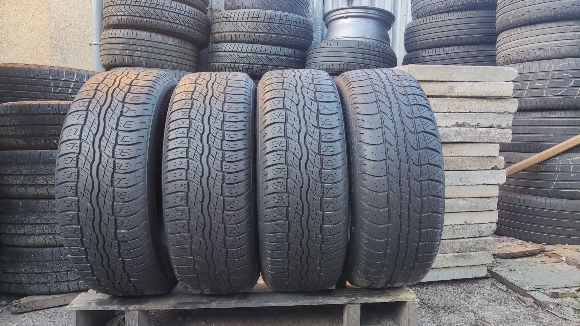 4бр гуми 235/60/16 Bridgestone Dueler/ М+S
6-6,6mm грайфер
Добро състо