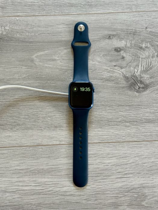 Apple Watch Series 7 (41 мм, алюминий, GPS)