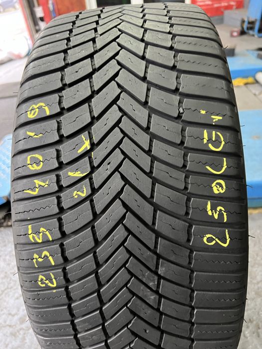 235 40 19 bridgestone all season dot 2021