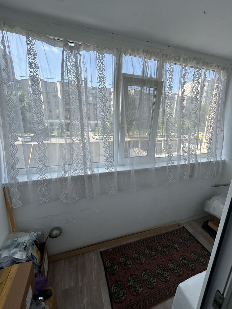 2 к.кв 56 кв м. в 8 мкр.