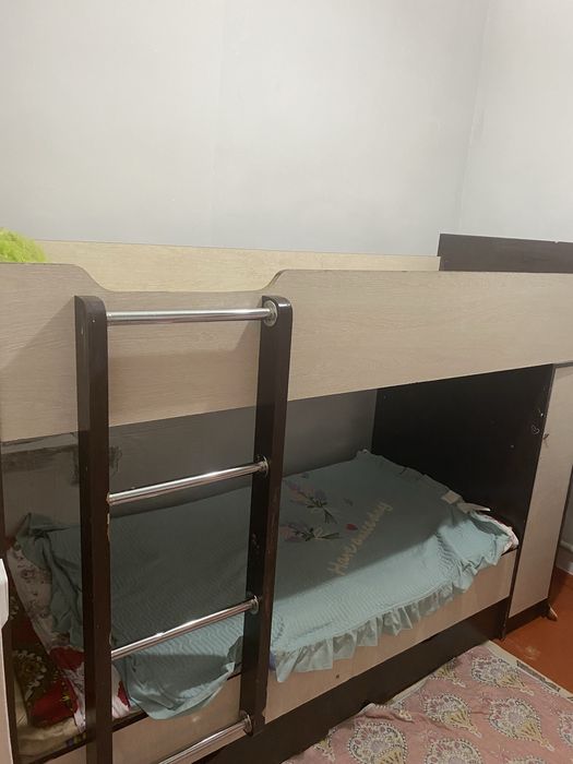 Двухъярусная кровать, цвет коричневый, с 2 тумбами снизу