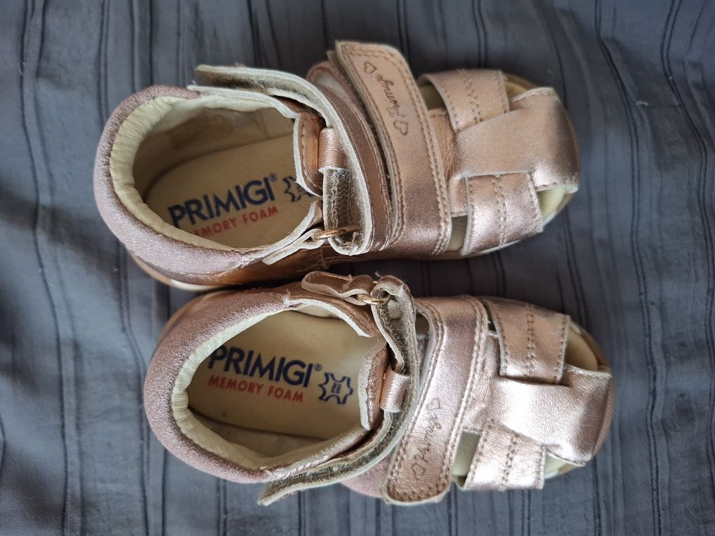 Сандали за момиче Primigi