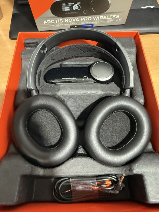 Casti SteelSeries Arctis Nova Pro Wireless