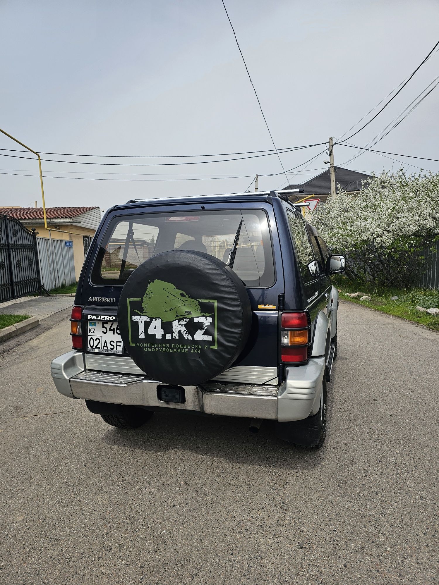 Mitsubishi Pajero 2