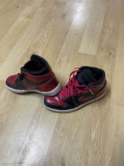 Jordan 1 mid  stare buna