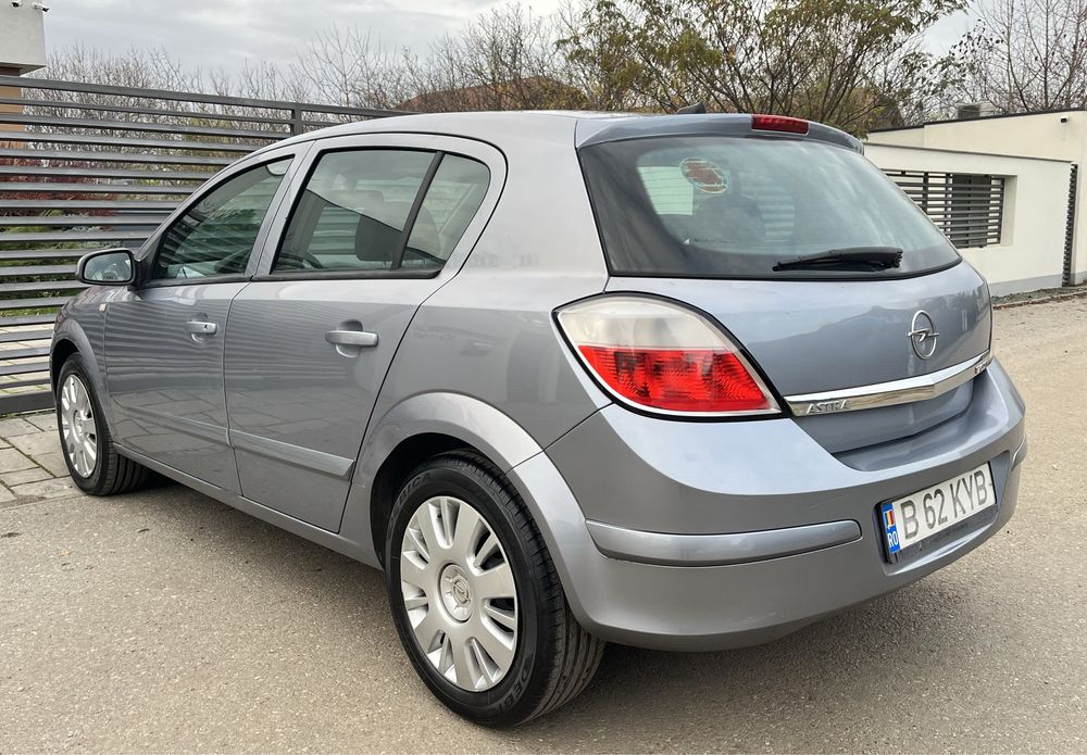 •Opel astra h • 59.000 de km reali •