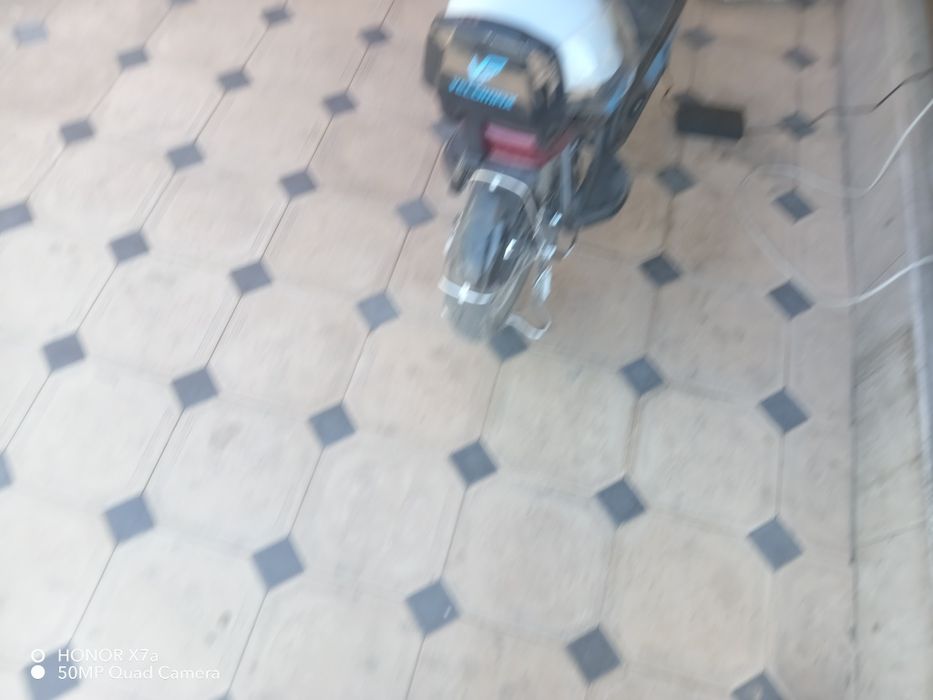 Skuter sotiladi eletr