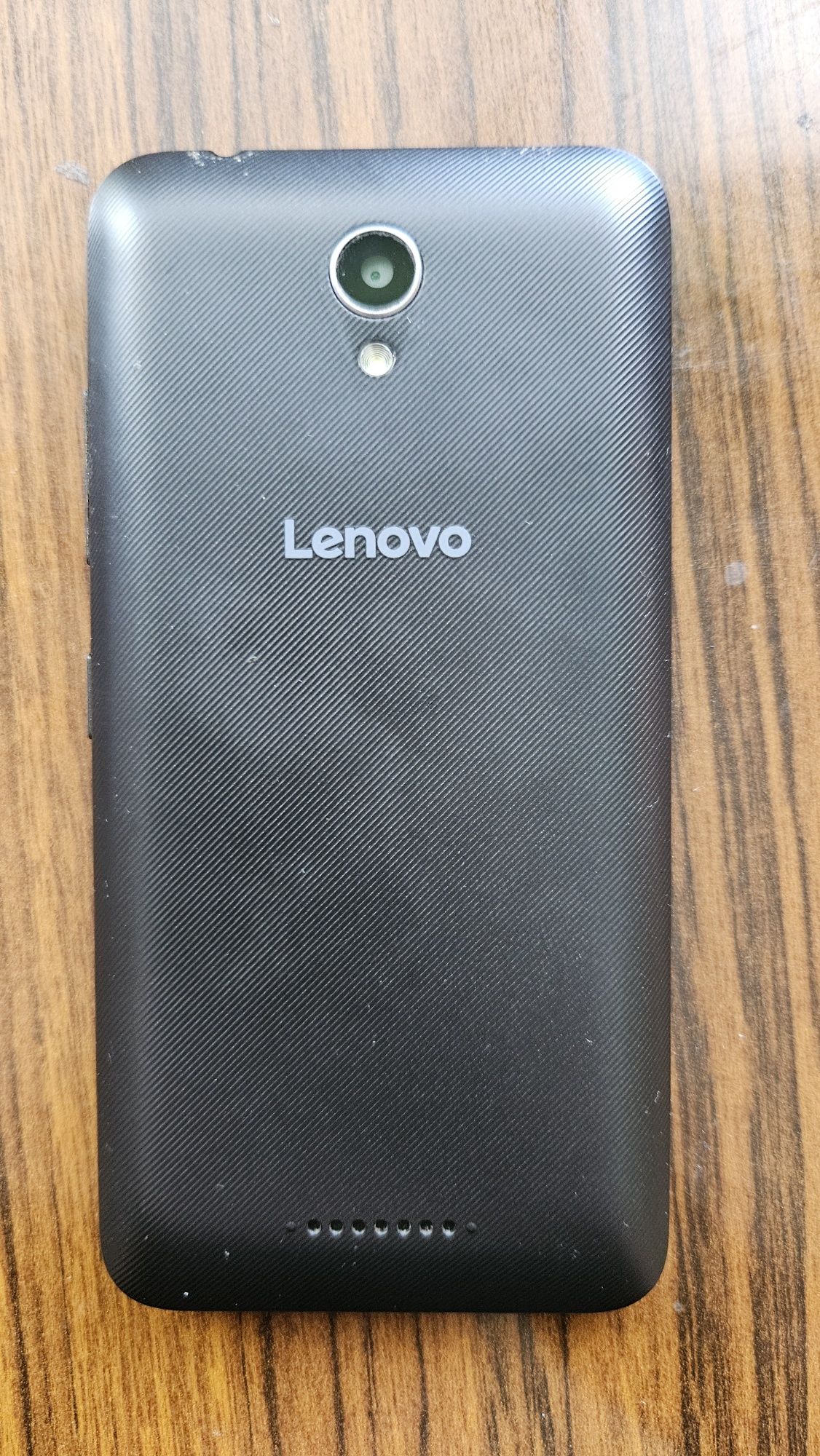 Продавам Lenovo A1010a20 - с кейс и протектор