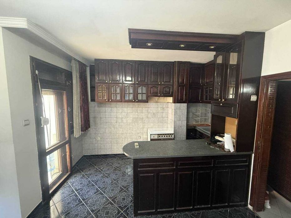 Тристаен апартамент до КЛЮЧ - кв. Мараша