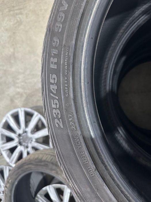 Зимни гуми KUMHO 235/45/19