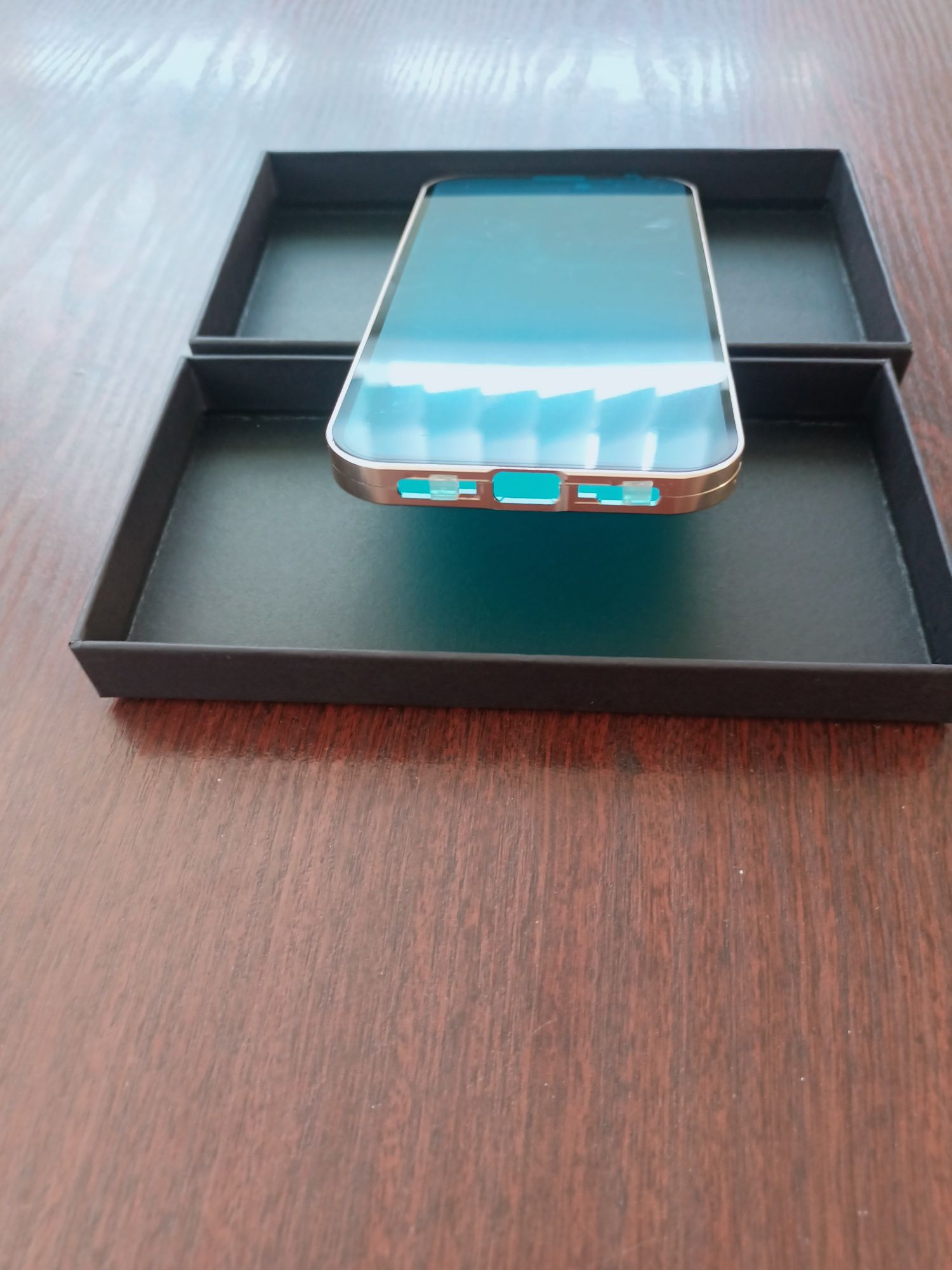 iPhone 16 Pro Max-Golden