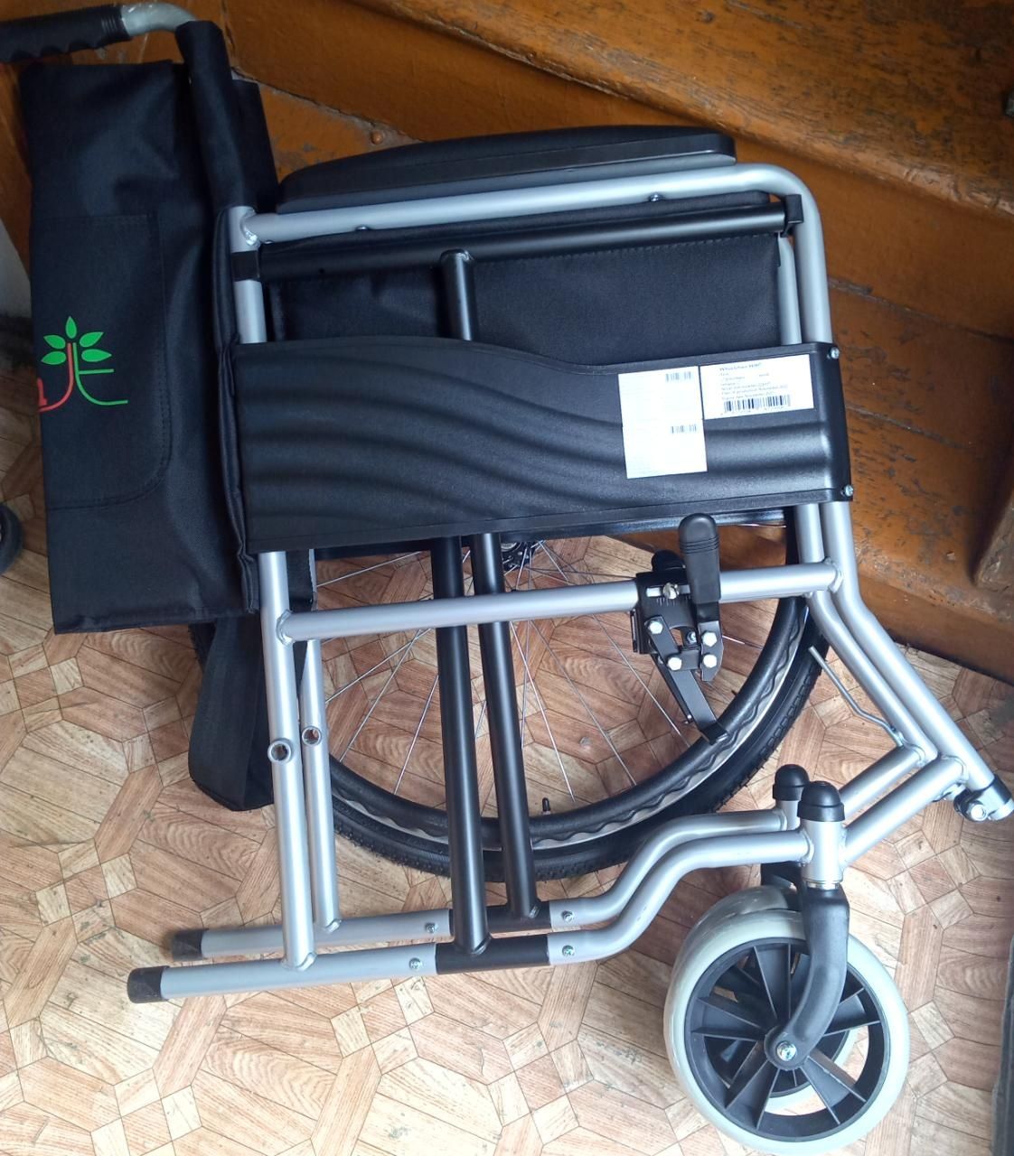 Продам инвалидную коляску,НОВАЯ