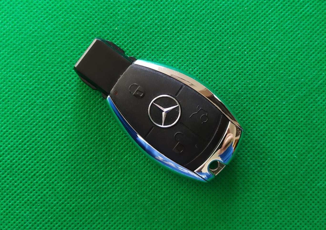 Кутийка за ключ / дистанционно Mercedes / Мерцедес 2 / 3 бутона хром