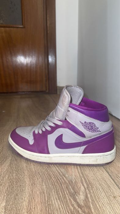 Vand Jordan 1 mid