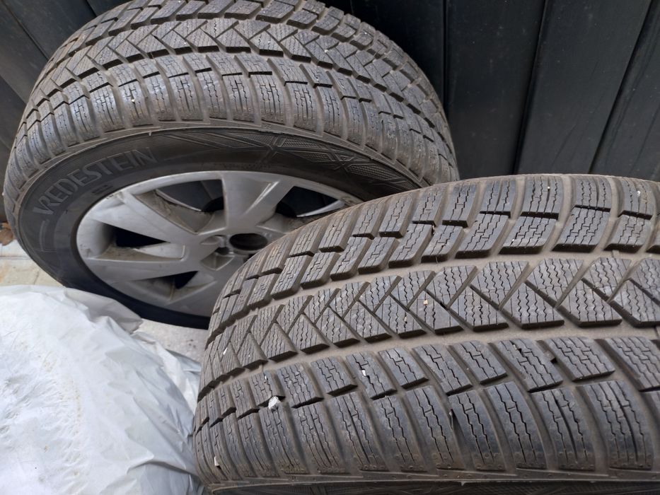 Гуми Vredestein 225/50/17 + джанти Audi A4 A5