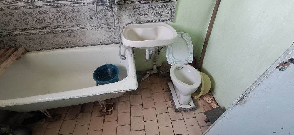 SROCHNIi  Kvartira Dõm Sotiladi Tashmoreda Õrta chirchiq tumanida j