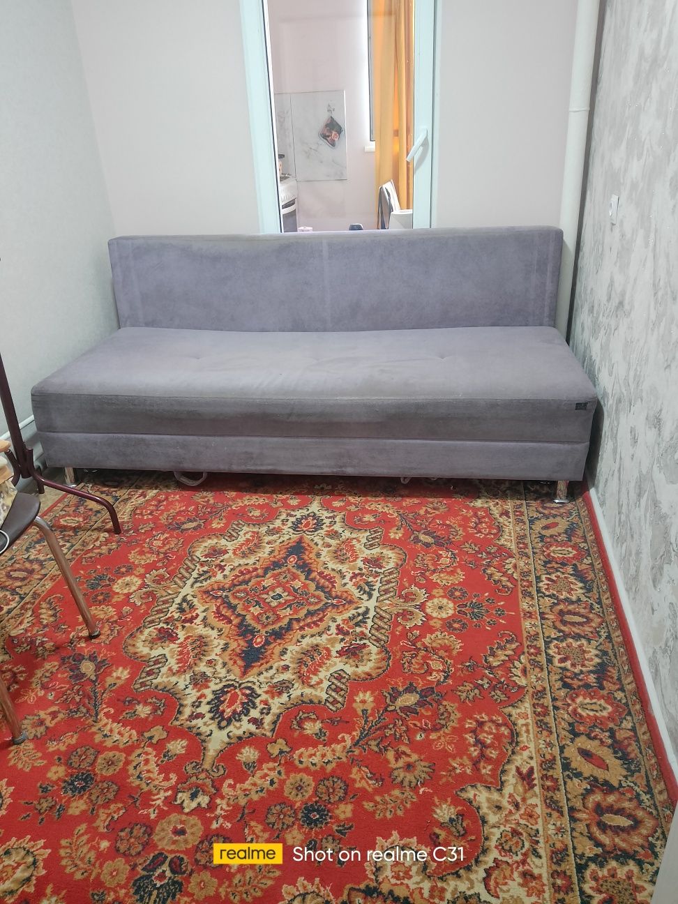 Продам диван книжка качественный
