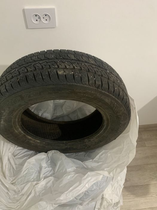 Зимние шины почти новые