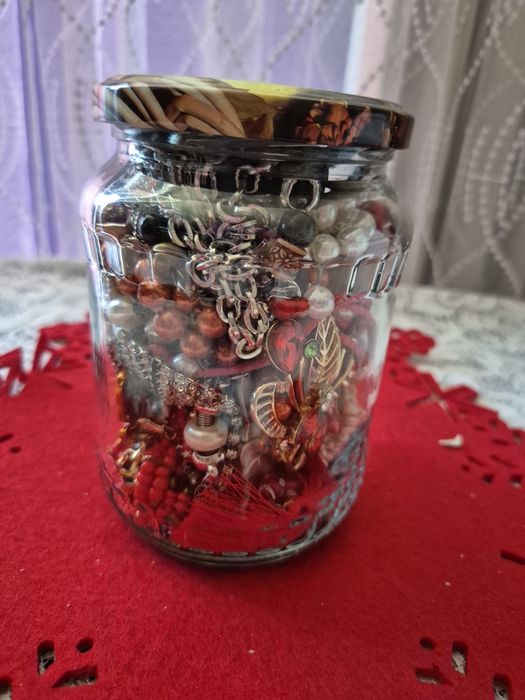 Borcan misterios cu bijuterii