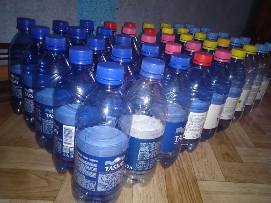 ПРОДАМ ПЛАСТИКОВЫЕ БУТЫЛКИ из-под минеральной воды Тассай. Чистые! 0,5