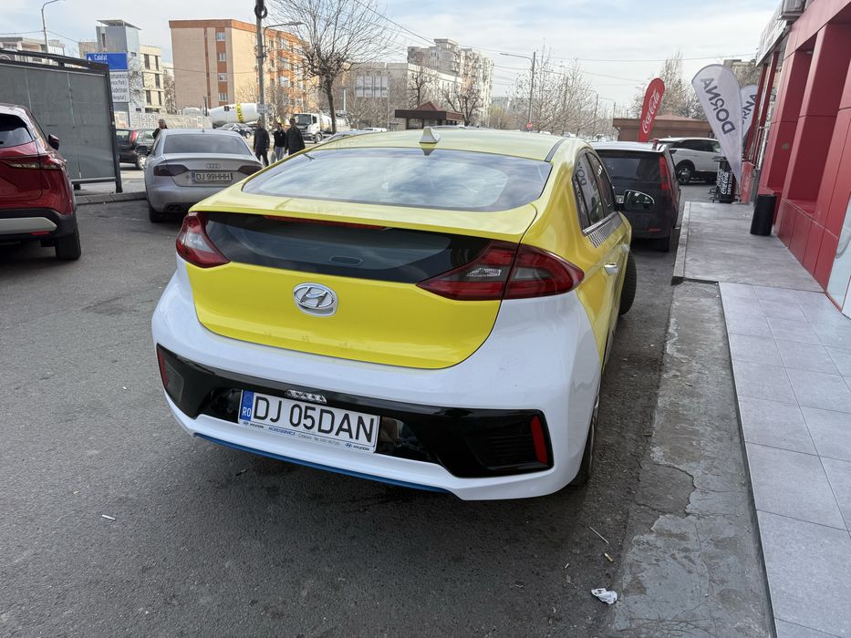 Hyndai ioniq taxi