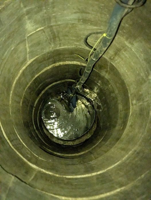 Executam fose septice drenaje canalizări cămine captare apa etc