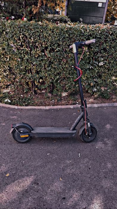 Vând trotineta electrica