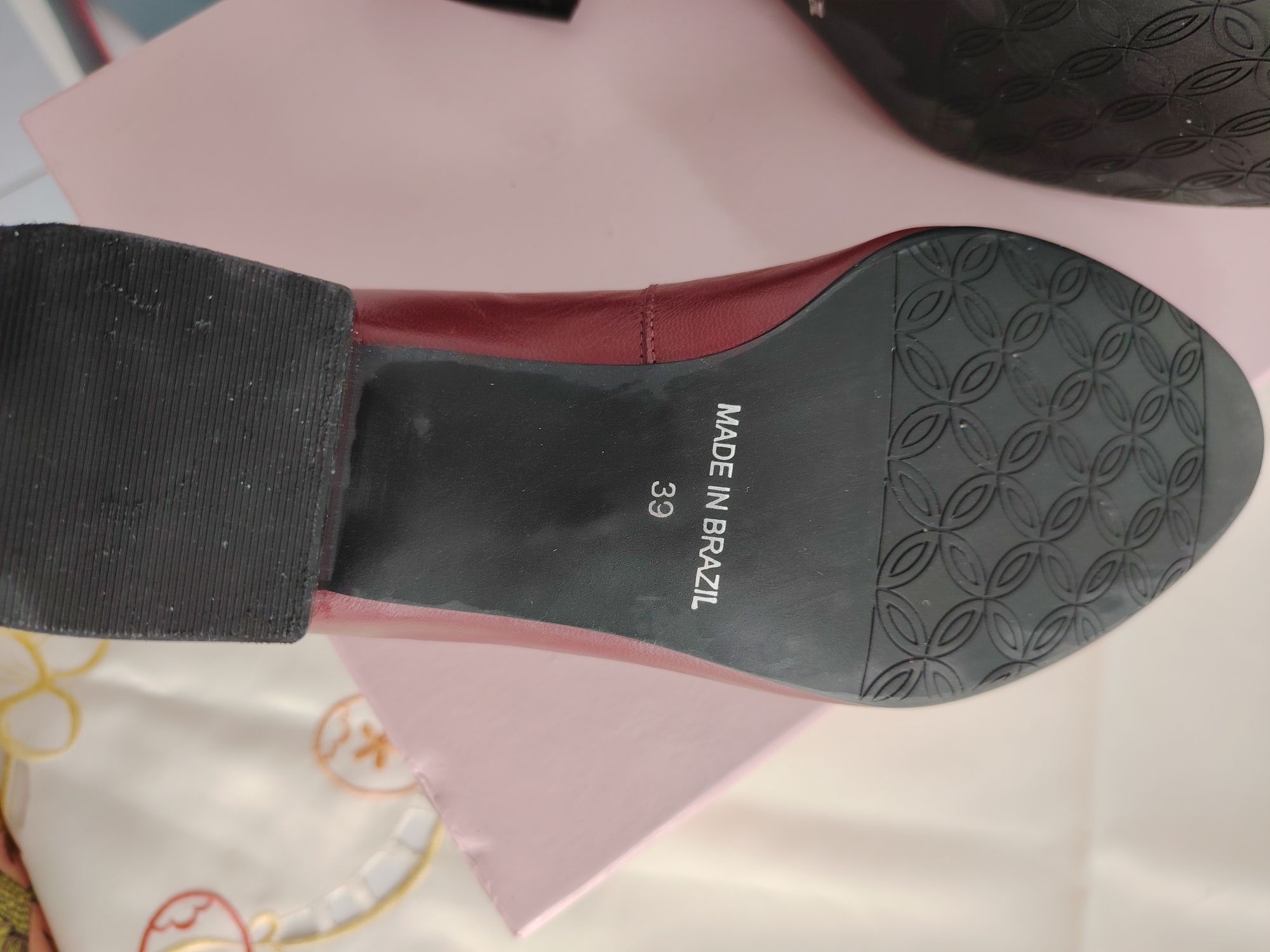 Pantofi din piele marca Epica
