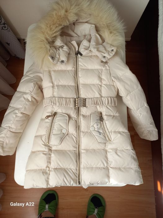 Продается пальто детское для девочек на 3-4 года